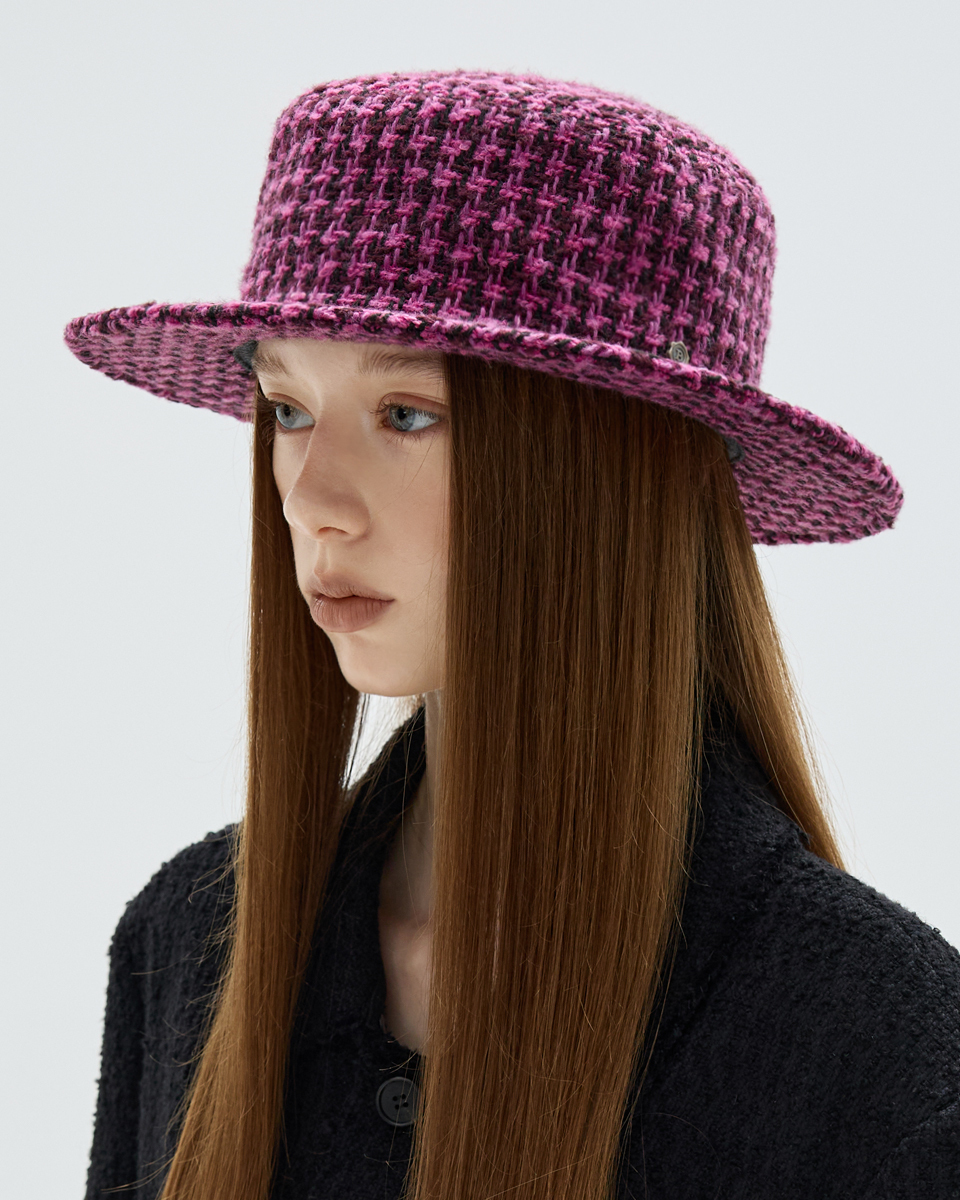 UTG + Brown Hat<br> Gabrielle Flat Top Hat - Mulberry<br> <font color=#82C7E4 size="1.9" face=verdana>(10/5~10/9)</font>