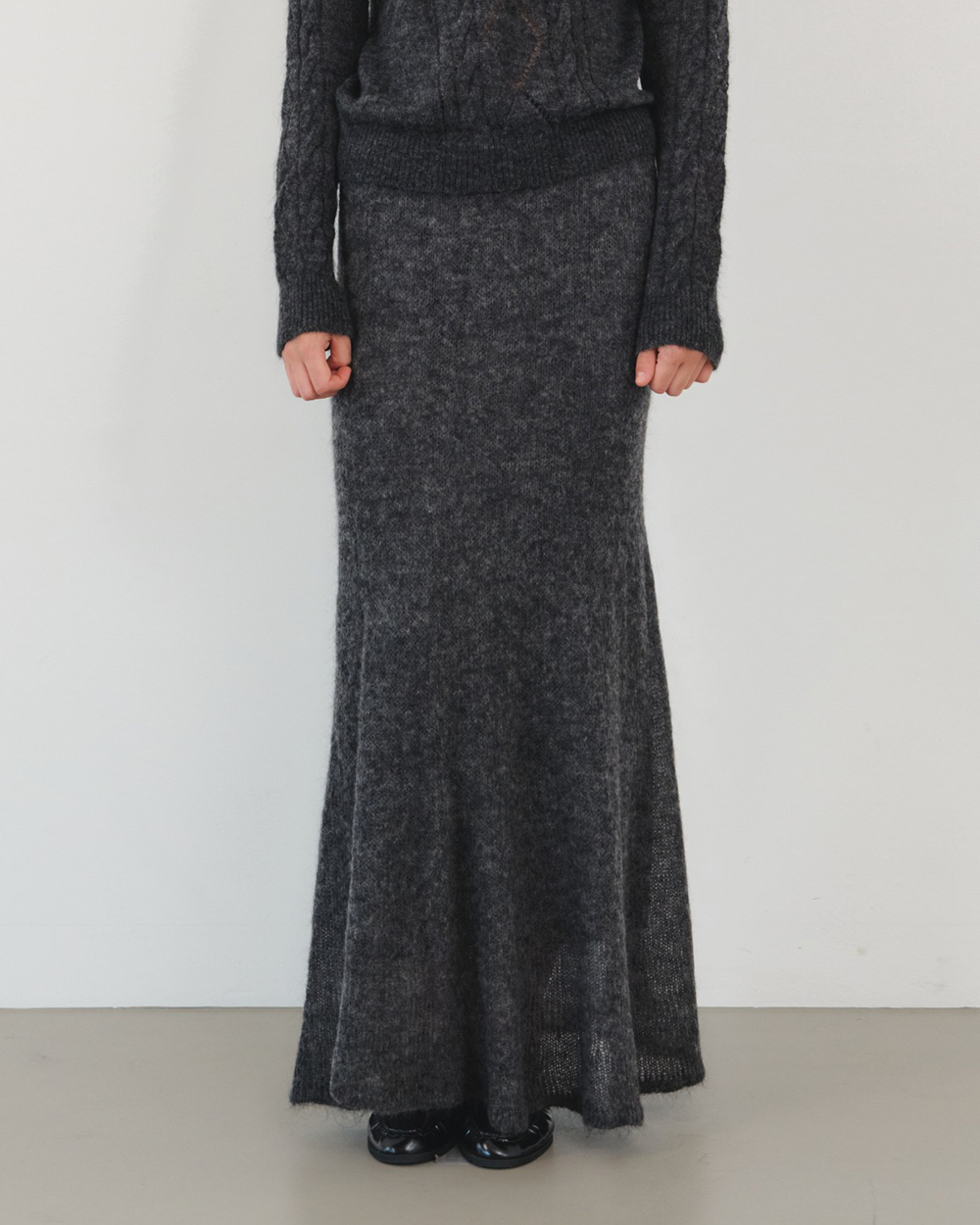 UTG + KUME<br> Mohair Sheer Mermaid Maxi Skirt<br> (3 colors)<br> <font color=#82C7E4 size="1.9" face=verdana>(10/26-10/30)</font>